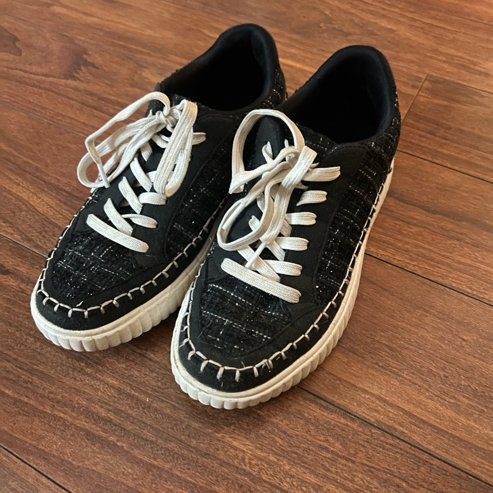 Women’s Black and White Detailed Chunky Sneakers - size 9